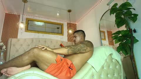 Snapshot of axel_daviss1 chatting on May 10, 10:59 pm Axel Daviss online show from May 10, 10:59 pm