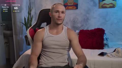 Axel Fairchaild online show from April 1, 12:39 pm