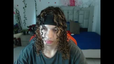 Axel online show from June 19, 12:59 am