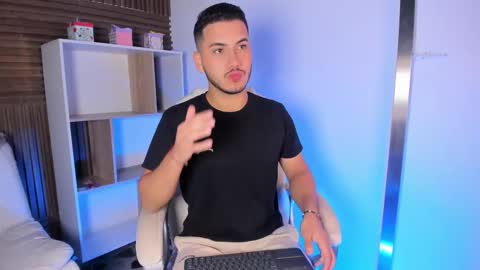 axel_grey_ online show from September 20, 12:39 pm