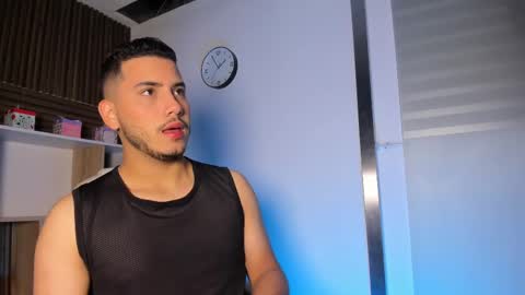 axel_grey_ online show from September 21, 12:51 pm