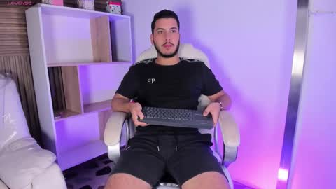axel_grey_ online show from October 16, 12:17 pm