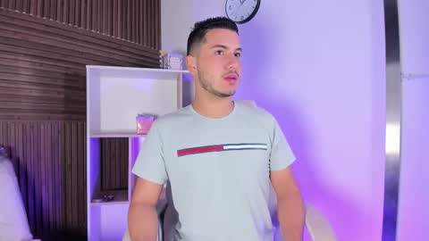 axel_grey_ online show from October 25, 12:13 pm