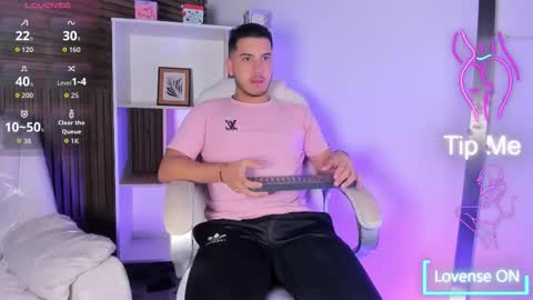 axel_grey_ online show from November 16, 11:49 am