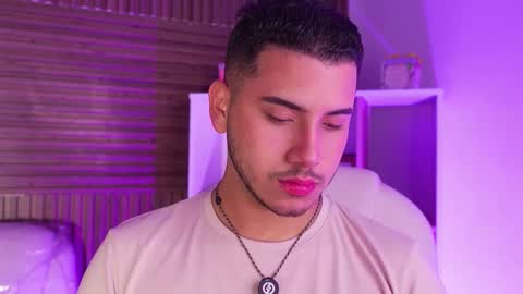 axel_grey_ online show from December 3, 12:25 pm