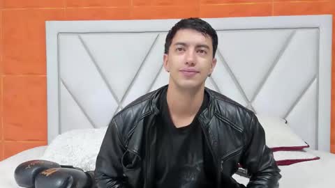 axel_hendrick online show from February 5, 12:43 pm