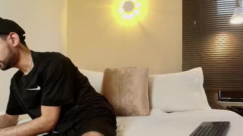 Snapshot of axel_moon_s chatting on October 20, 6:52 pm Axel Moon online show from October 20, 6:52 pm