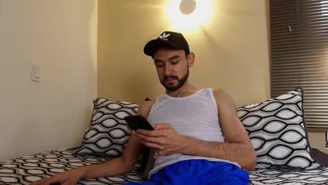 Snapshot of axel_moon_s chatting on December 15, 7:40 pm Axel Moon online show from December 15, 7:40 pm