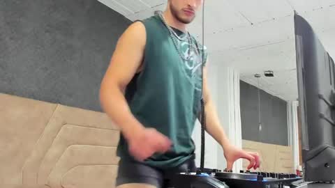 Axel  online show from May 5, 12:46 pm