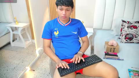 Alex online show from November 7, 4:01 am