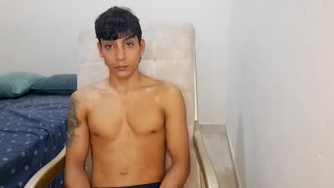 axel_rosse2 online show from January 14, 10:43 am