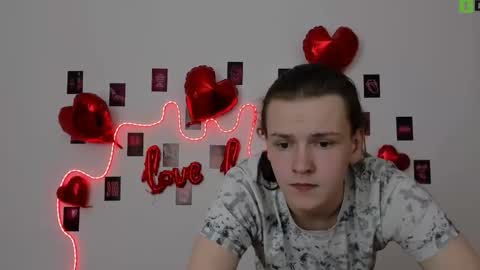 Snapshot of axel_scope chatting on February 20, 8:20 pm axel_scope online show from February 20, 8:20 pm