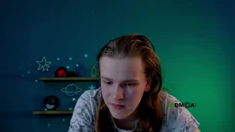 Snapshot of axel_scope chatting on February 23, 7:55 pm axel_scope online show from February 23, 7:55 pm