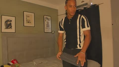 Snapshot of axel_silva3 chatting on October 11, 12:36 pm AXEL SILVA online show from October 11, 12:36 pm