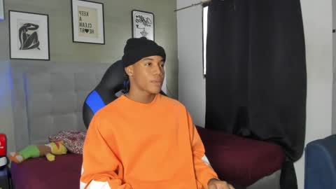 Snapshot of axel_silva3 chatting on October 15, 12:27 pm AXEL SILVA online show from October 15, 12:27 pm