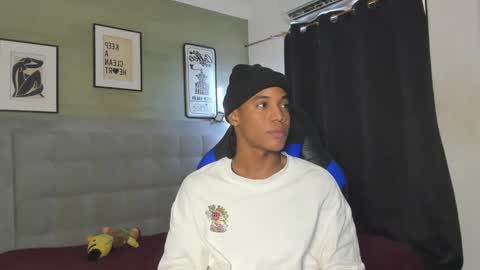 Snapshot of axel_silva3 chatting on October 18, 12:28 pm AXEL SILVA online show from October 18, 12:28 pm