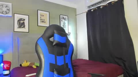 Snapshot of axel_silva3 chatting on October 19, 12:28 pm AXEL SILVA online show from October 19, 12:28 pm