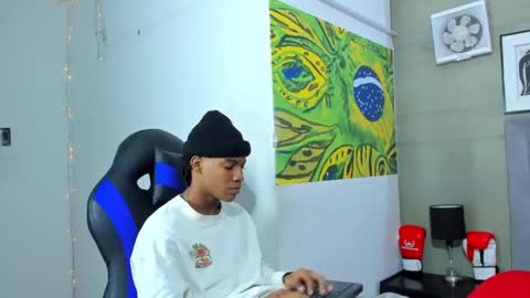 Snapshot of axel_silva3 chatting on October 26, 12:33 pm AXEL SILVA online show from October 26, 12:33 pm