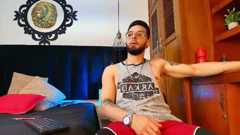     online show from October 3, 7:55 pm