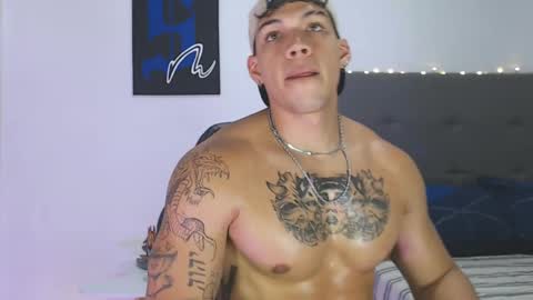 Snapshot of axel_taylor21 chatting on December 27, 2:04 am INDEPENDENT MODEL online show from December 27, 2:04 am