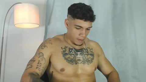 Snapshot of axel_taylor21 chatting on January 30, 12:29 am INDEPENDENT MODEL online show from January 30, 12:29 am