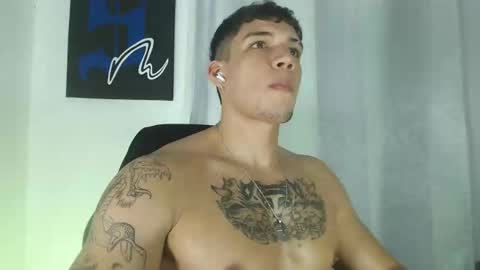 Snapshot of axel_taylor21 chatting on February 21, 5:46 am INDEPENDENT MODEL online show from February 21, 5:46 am