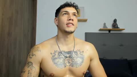 Snapshot of axel_taylor21 chatting on September 18, 2:35 am INDEPENDENT MODEL online show from September 18, 2:35 am