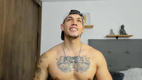 Snapshot of axel_taylor21 chatting on September 20, 1:50 am INDEPENDENT MODEL online show from September 20, 1:50 am