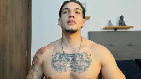 Snapshot of axel_taylor21 chatting on October 10, 2:54 am INDEPENDENT MODEL online show from October 10, 2:54 am