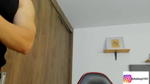 INDEPENDENT MODEL  online show from March 28, 2:55 am