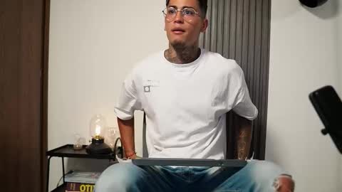 Agustin online show from October 14, 8:09 pm