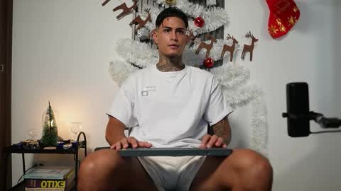 Agustin online show from November 13, 9:14 pm