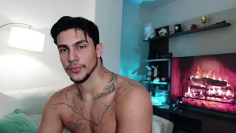 axelblack7 online show from April 2, 6:33 am