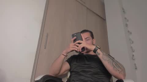 axelblaze_1 online show from March 27, 12:16 pm