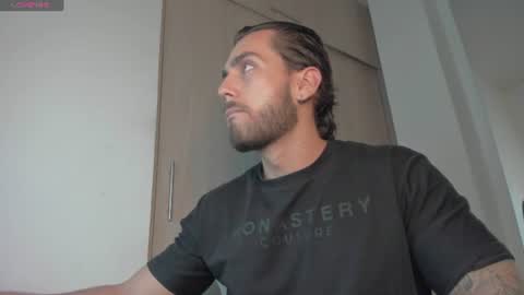 axelblaze_1 online show from June 16, 1:47 pm