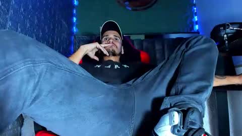 Axell Cross2 online show from April 7, 1:28 am