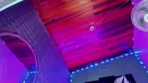 Snapshot of axell_cross2 chatting on June 7, 5:49 pm Axell Cross2 online show from June 7, 5:49 pm