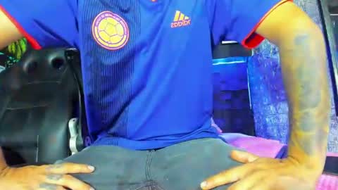 Snapshot of axell_cross2 chatting on June 18, 1:06 am Axell Cross2 online show from June 18, 1:06 am
