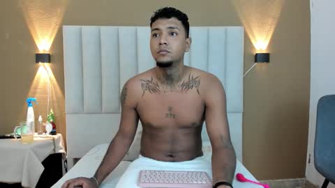 Axell online show from March 22, 9:45 am