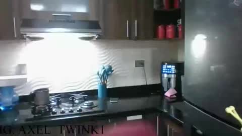 Axel  online show from October 18, 2:14 am