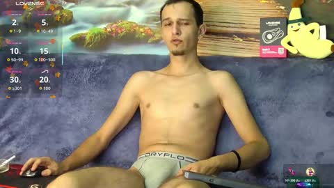 Snapshot of axelmaxximo chatting on October 29, 12:57 am Axxel online show from October 29, 12:57 am