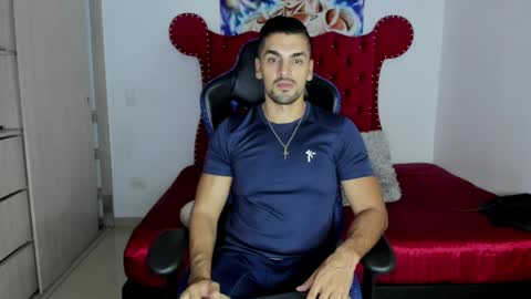 Axel online show from April 7, 12:00 am