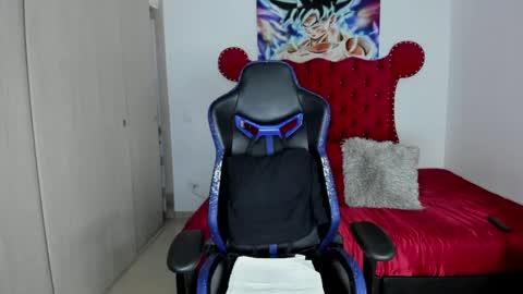Snapshot of axelwinters_ chatting on May 9, 11:04 am Axel online show from May 9, 11:04 am