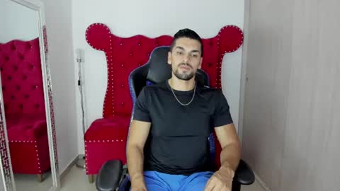 Snapshot of axelwinters_ chatting on June 24, 9:58 pm Axel online show from June 24, 9:58 pm