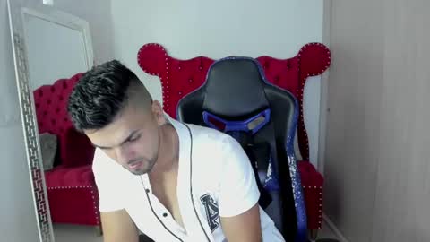 Snapshot of axelwinters_ chatting on July 7, 11:20 pm Axel online show from July 7, 11:20 pm