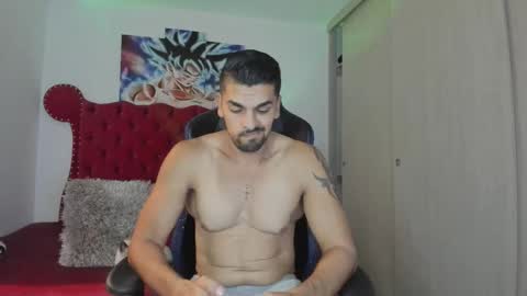 Axel online show from December 2, 11:56 pm