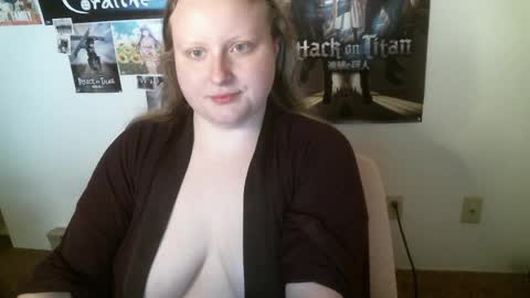 Snapshot of axisgray chatting on May 18, 4:18 am Axis Gray online show from May 18, 4:18 am