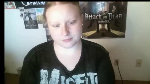 Snapshot of axisgray chatting on July 20, 2:37 am Axis Gray online show from July 20, 2:37 am