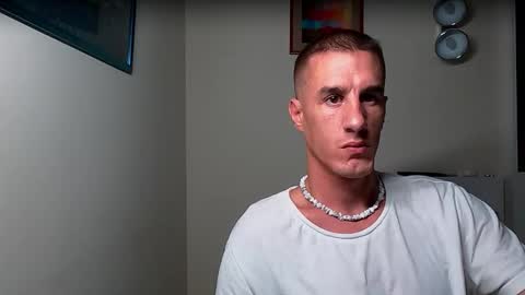 Axl online show from October 8, 8:06 pm