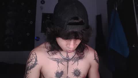 Snapshot of axl_kush_ chatting on December 16, 10:48 pm Axel Kush online show from December 16, 10:48 pm
